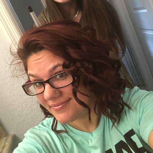 Meet your Posher, Aimee - Picture 2 of 2